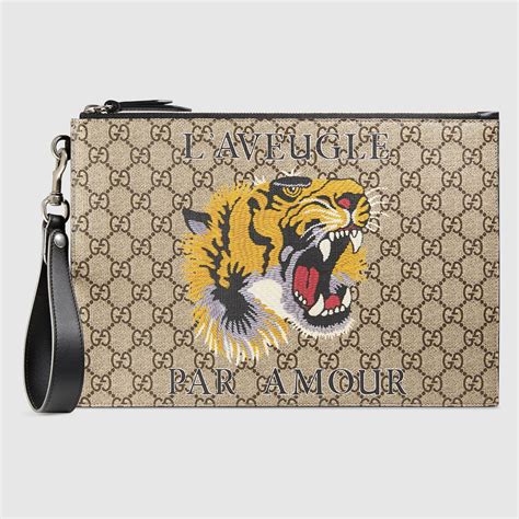 gucci pochette tigre|gucci tiger shoes.